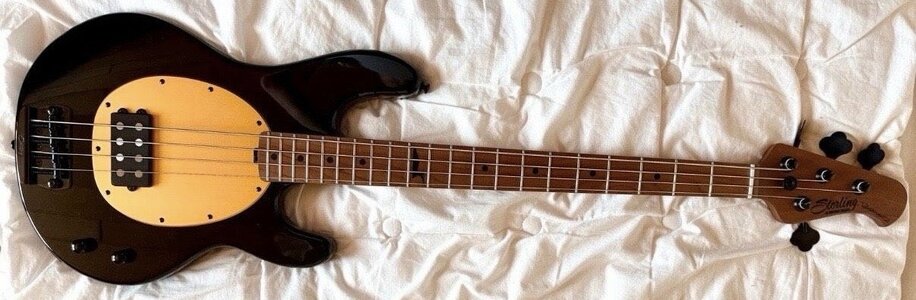 Sterling by MusicMan Pete Wentz Bass neuwertig