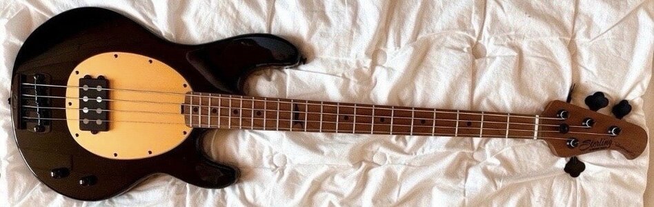 Sterling by MusicMan Pete Wentz Bass wie neu