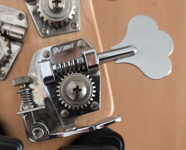 Hipshot Extender (passend z.B. für Musicman Stingray)