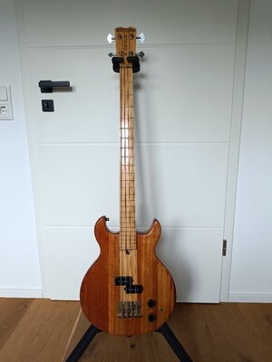 S.D. Curlee Hondo II Bass