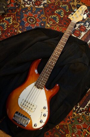 MusicMan StingRay5 Honeyburst