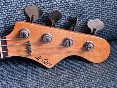 Headstock.jpeg