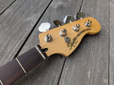 Squier Precision Neck Rosewood inklusive Gotoh GB2 Tuner