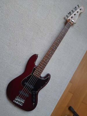 Fender Jazzbass 5-Saiter MiM aktiv/passiv