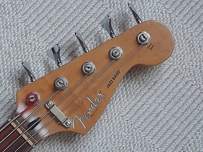 2 Fender Jazzbass.jpg