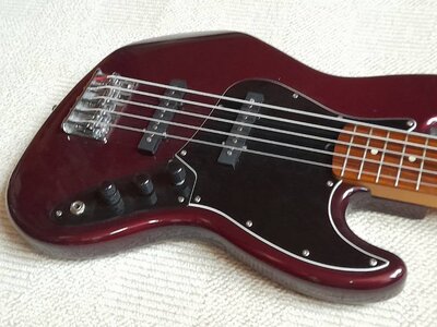 3 Fender Jazzbass.jpg