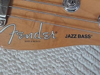 9 Fender Jazzbass.jpg
