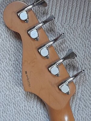 10 Fender Jazzbass.jpg