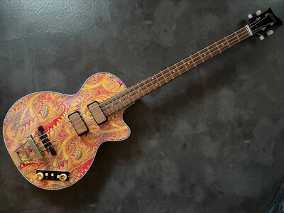 Höfner Paisley Club Bass