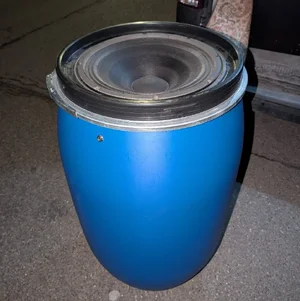 Lautes Maischefass mit 15 Zoll Speaker