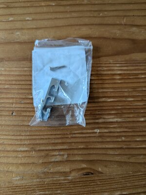 Sandberg String Retainer - Chrome - neu /OVP