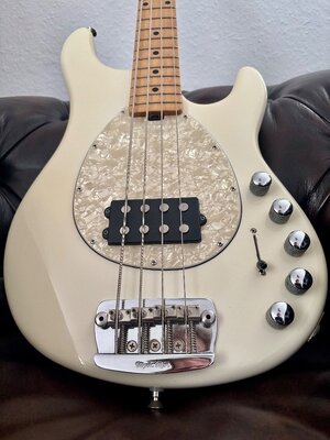 Music Man Sterling USA Bass 4H Piezo 2002 white