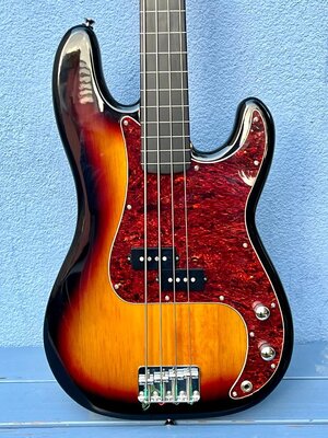 Squier Precision fretless VB 300 Euro