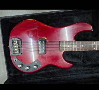 Suche G&L L-1000 aus Anfang 80er