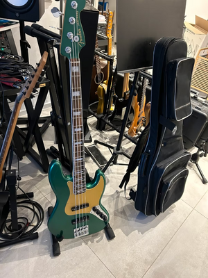 Limited Edition Fender American Ultra Jazz Bass inkl. Koffer