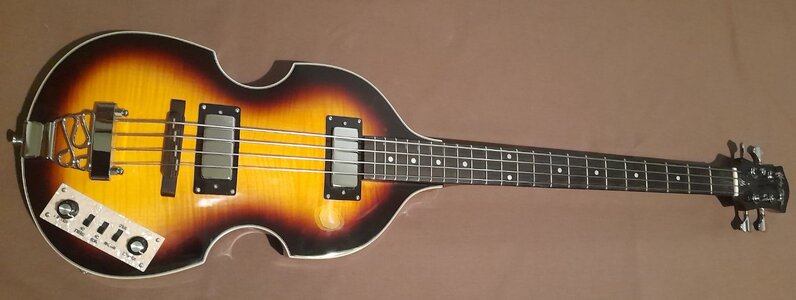 Harley Benton Beatbass Vintage Series ähnlich Violinbass Beatles
