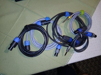 LAUTSPRECHERKABEL zur Verbindung von Amp und Lautsprecherbox - verschiedene Ausführungen abzugeben!