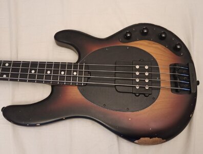 Musicman Stingray Special - 3,8 kg, nitro sunburst - trade for jazz b.