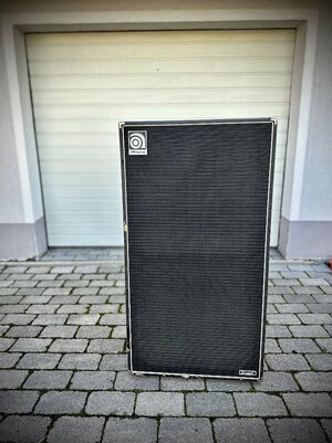 Ampeg SVT-810AV / The Fridge / 4 Ohm / 800 Watt oder 2x