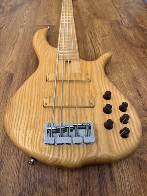 F Bass BN5 Natural