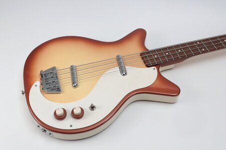 Danelectro DC  Bass