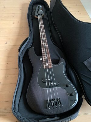 Sandberg California VS Lionel Shortscale