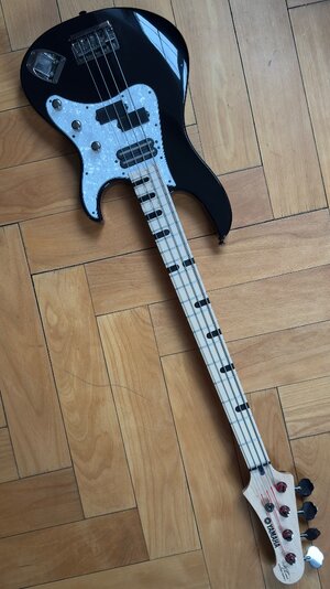 Yamaha Attitude Limited 3 – Black – Excellent Condition (2025) + Case + Papers