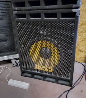 Tausch: MarkBass Standard 151HF gegen Ampeg SVT-212AV Cabinet