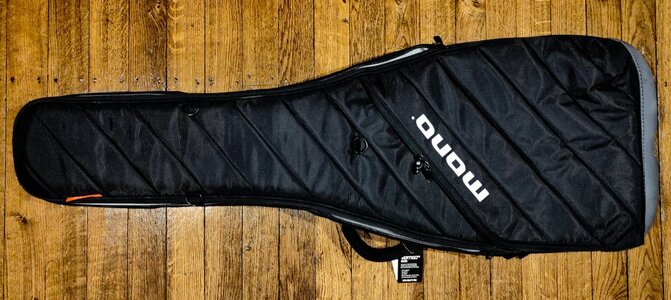 Mono Cases Vertigo M80-VEB, brandneu, nur zur Aufbewahrung eines Basses zu Hause verwendet