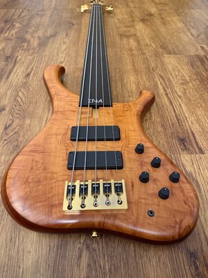 Marleaux Consat 5 Fretless Custom Flamed Pear