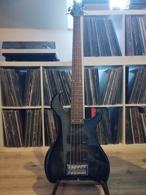 Harley Benton Marquess 5 (mit EMG Hz Pickups und EMG BTS Preamp)