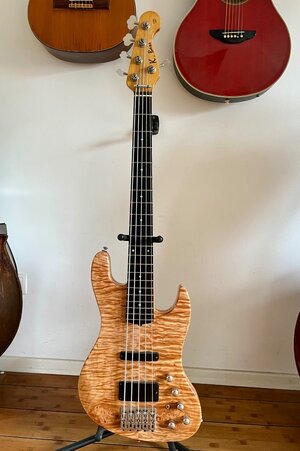 K.Bass  Groove Master