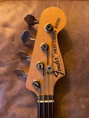 Fender Precision Bass Relic