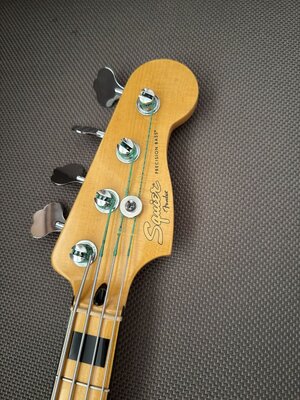 Squier Preci CV China 003.jpg