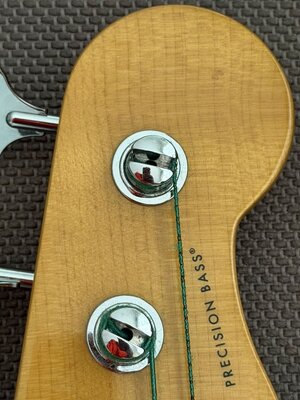 Squier Preci CV China 008.jpg