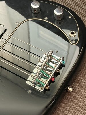 Squier Preci CV China 009.jpg