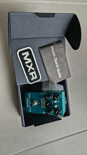 MXR Bass Chorus Deluxe M83 (MINT)