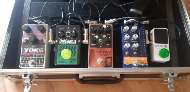 pedalboard-5.jpg pedalboard-5.jpg