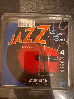 Thomastik Infeld Flatwound JF 324 Shortscale