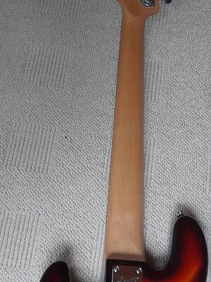 9 Squier Jazzbass 5.jpg