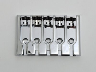 Suche eine Göldo 3-D Bass Bridge HW55"B" - also in schwarz !!!