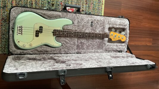 Fender American Professional II Precision Bass:
