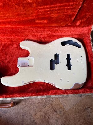 Jazz oder PJ Bass Body - gesucht