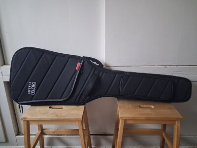 TAUSCH: Chicago Shortscale Gigbag gegen Fender 34" Gigbag