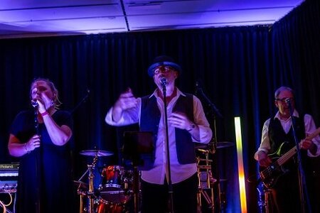 hochzeit-band1.jpg hochzeit-band1.jpg