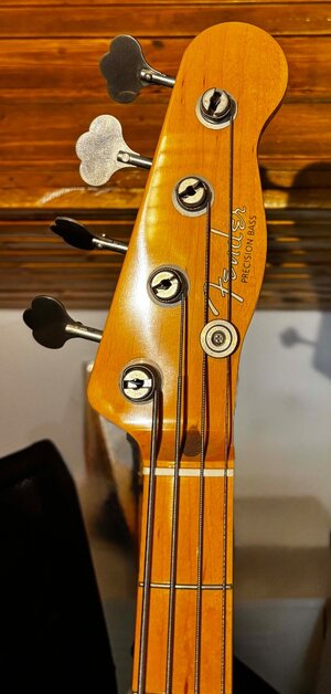 Fender Telecaster Bass Blue Flower 2.jpg