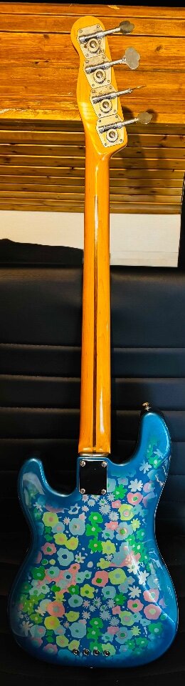Fender Telecaster Bass Blue Flower 4.jpg