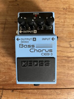 Boss CEB-3 bass chorus