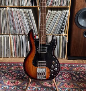 Peavey T40 Bass 1982 Sunburst / Rosewood
