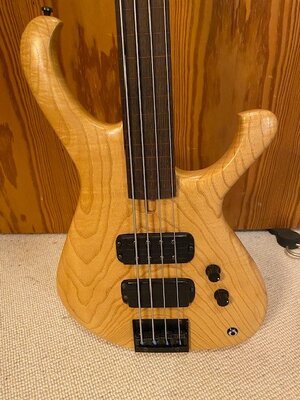 BassCulture Cobolt Custom Fretless